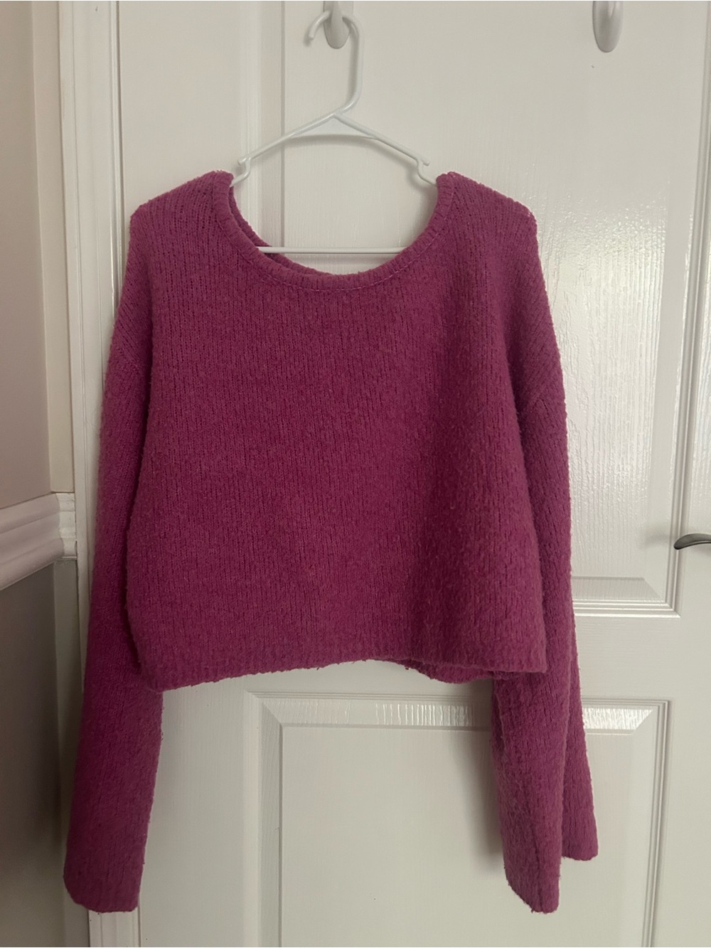Kimchi Blue Cropped Scoop Neck Sweater in Deep Pink